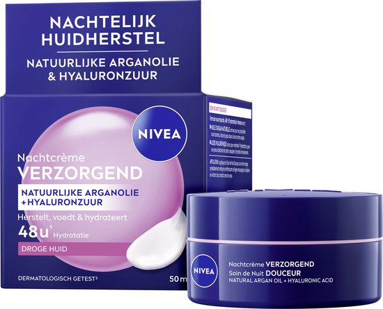 NIVEA Essentials voedende nachtcrème in een pot van 50 ml